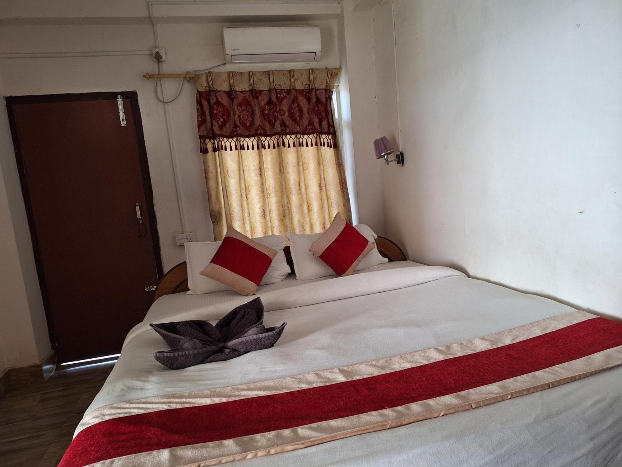 Hotel Shiva'S Dream Sauraha Dış mekan fotoğraf